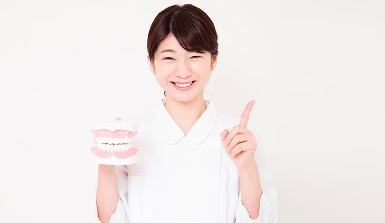 入れ歯・ブリッジ・インプラントの違いについて