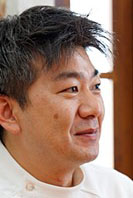川田　賢介院長の写真